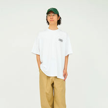 將圖片載入圖庫檢視器 FRESH SERVICE Corporate Printed S/S Tee "On Lines" (White/Black)
