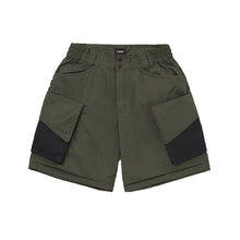 將圖片載入圖庫檢視器 LAKH SUPPLY Slanted Pockets Cargo Shorts (Olive / Black)
