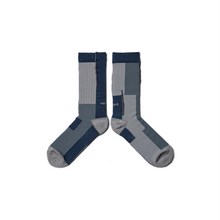 將圖片載入圖庫檢視器 NOZZLE QUIZ Patchwork Crew Socks (Patch Horizon)