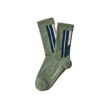 將圖片載入圖庫檢視器 NOZZLE QUIZ Landing Midcalf Socks (Elegant Green)