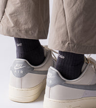 將圖片載入圖庫檢視器 NOZZLE QUIZ Essential Crew FW22 Casual Socks (Crew Carbon)