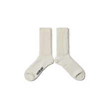 將圖片載入圖庫檢視器 NOZZLE QUIZ O'Skool Casual Socks (O'White)