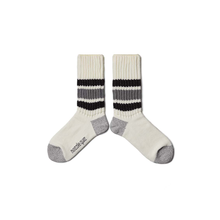 將圖片載入圖庫檢視器 NOZZLE QUIZ O'Skool Casual Socks (O'Black)