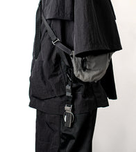 將圖片載入圖庫檢視器 NOZZLE QUIZ Cordura® Dual Webbing Key Strap (Grey Olive)