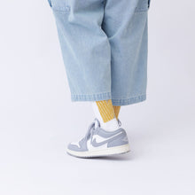 將圖片載入圖庫檢視器 NOZZLE QUIZ Landing Midcalf Socks (Elegant Yellow)