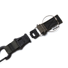 將圖片載入圖庫檢視器 NOZZLE QUIZ Cordura® Dual Webbing Key Strap (Grey Olive)