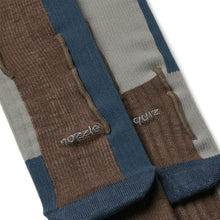 將圖片載入圖庫檢視器 NOZZLE QUIZ Patchwork Crew Socks (Patch Ocre)