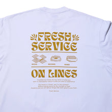 將圖片載入圖庫檢視器 [PREORDER] FRESH SERVICE Corporate Printed S/S Tee &quot;On Lines&quot; (White/Mustard)
