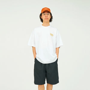 FRESH SERVICE Corporate Printed S/S Tee "On Lines" (White/Mustard)