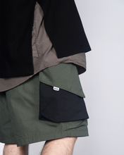 Load image into Gallery viewer, LAKH SUPPLY Slanted Pockets Cargo Shorts (Olive / Black)
