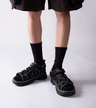 Load image into Gallery viewer, NOZZLE QUIZ Essential Crew FW22 Casual Socks (Crew Black)
