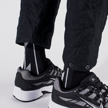 Load image into Gallery viewer, NOZZLE QUIZ LANDING Midcalf Socks (Silver Black)

